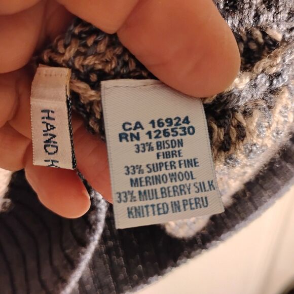 Qiviuk sweater unisex M bison fibre merino wool mulberry silk v-neck geometric - Picture 7 of 9